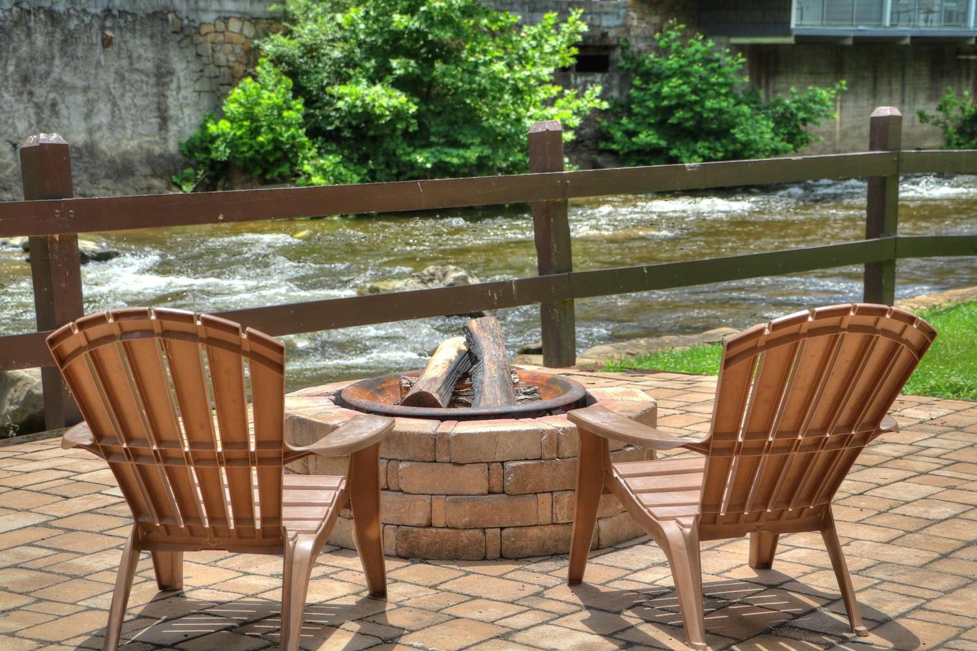 Gatlinburg River Inn Bagian luar foto